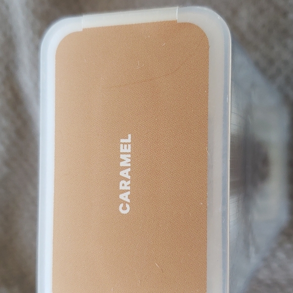 milk makeup blur liquid foundation - Picture 2 of 5